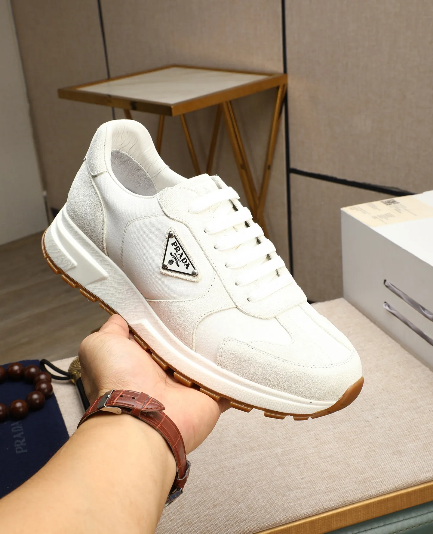Men's shoes 💰600 Top quality New hot models on the official website, timeless for a century, 🆘 Trendy brand (Prada) mainly promotes hot models, avant-garde and versatile fashion men's shoes private version molding, cowhide surface splicing 1:1 oil edge treatment... fashionable and simple, original imported cowhide lining cowhide feet; the atmosphere and personality are more fashionable, eye-catching and pursuing class, it will subvert the old idea and be a must-have for fashion trendsetters with you! Must keep it for yourself! High-end comfort, high-end quality workmanship. Size: 38-44 Various colors available. full package